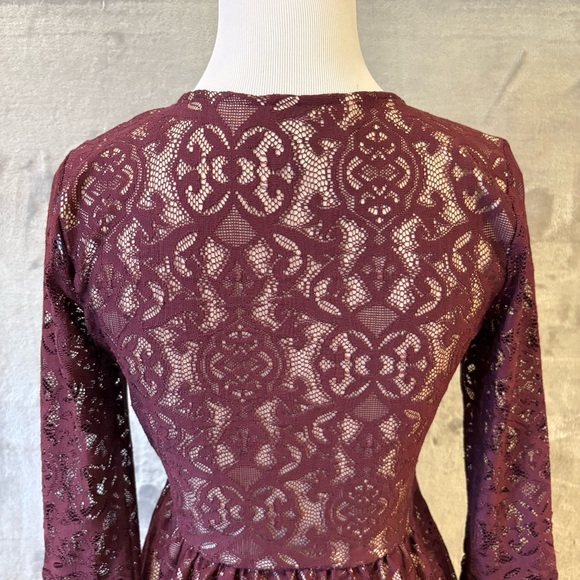 Witchcore Whimsigoth Feminine Lace Crochet Bell Sleeve w/Nude Lining Sz S - Picture 7 of 13